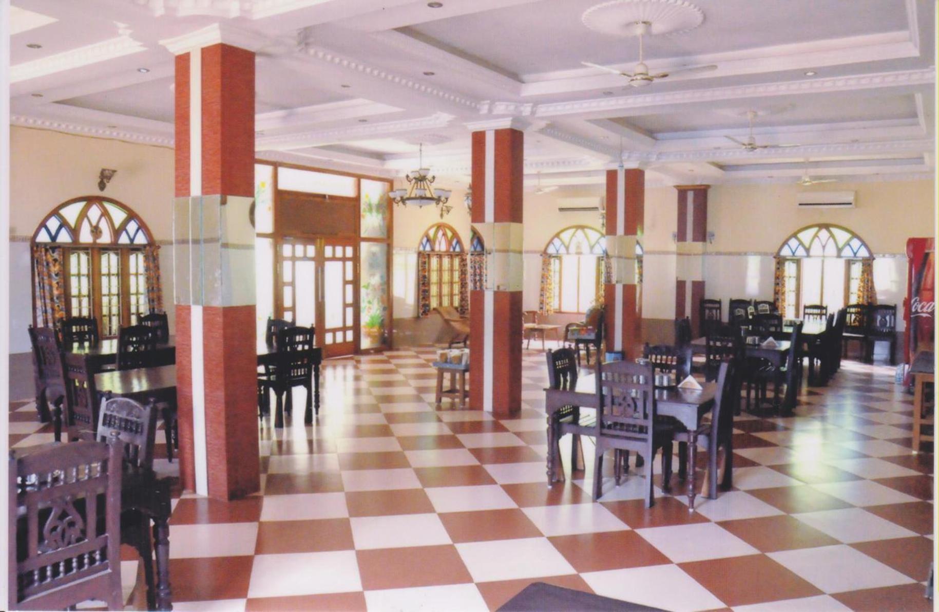Chettinaadu Narayana Vilas Kānādukāttān Exterior foto